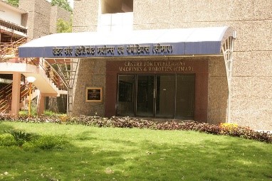 इंटेलिजेंट मशीनों और रोबोटिक्स के लिए उत्कृष्टता केंद्र