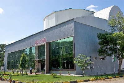 उत्कृष्टता केंद्र - अल्ट्रा हाई वोल्टेज प्रयोगशाला